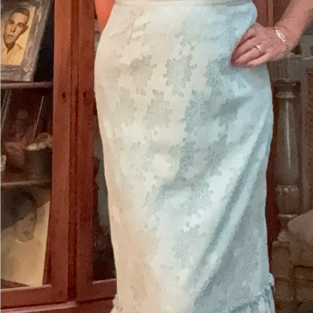 Elegant Blue Lace Dress - Picture 9 of 17
